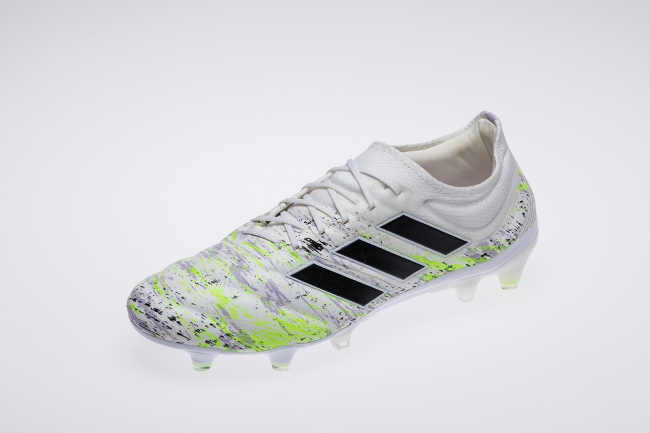 サッカーがもたらす団結と幸福感をデザインしたニューカラーが登場