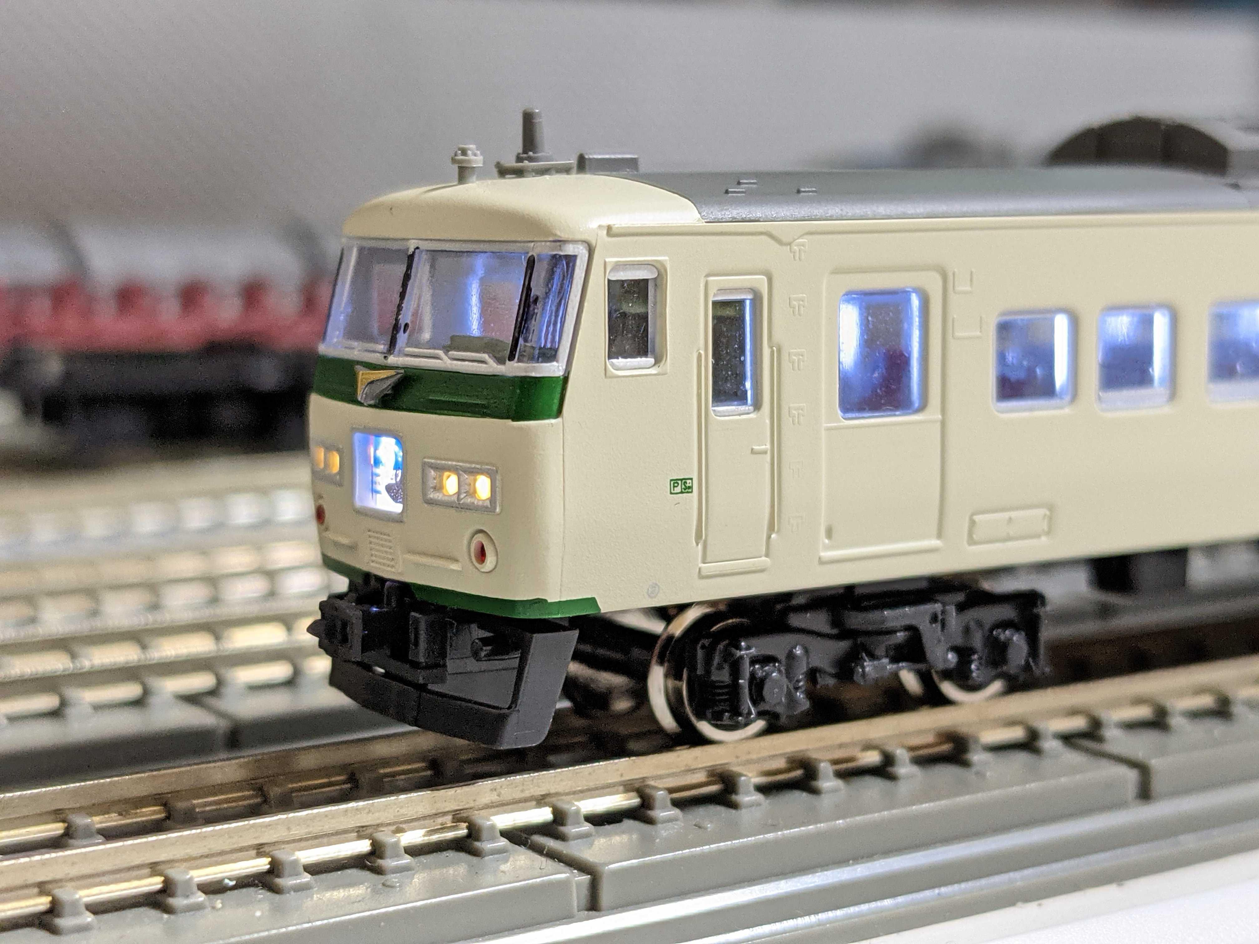 🔴入線 kato 10-226 185系0番台[踊り子]新塗色 5両ｾｯﾄ C3編成 - 竹ノ塚