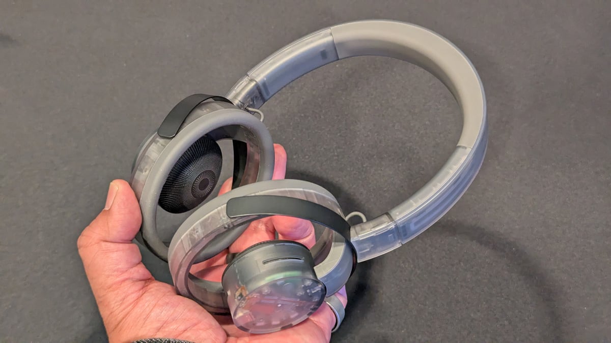 耳をふさがないオープンイヤー型ヘッドホン「nwm ONE」に新色