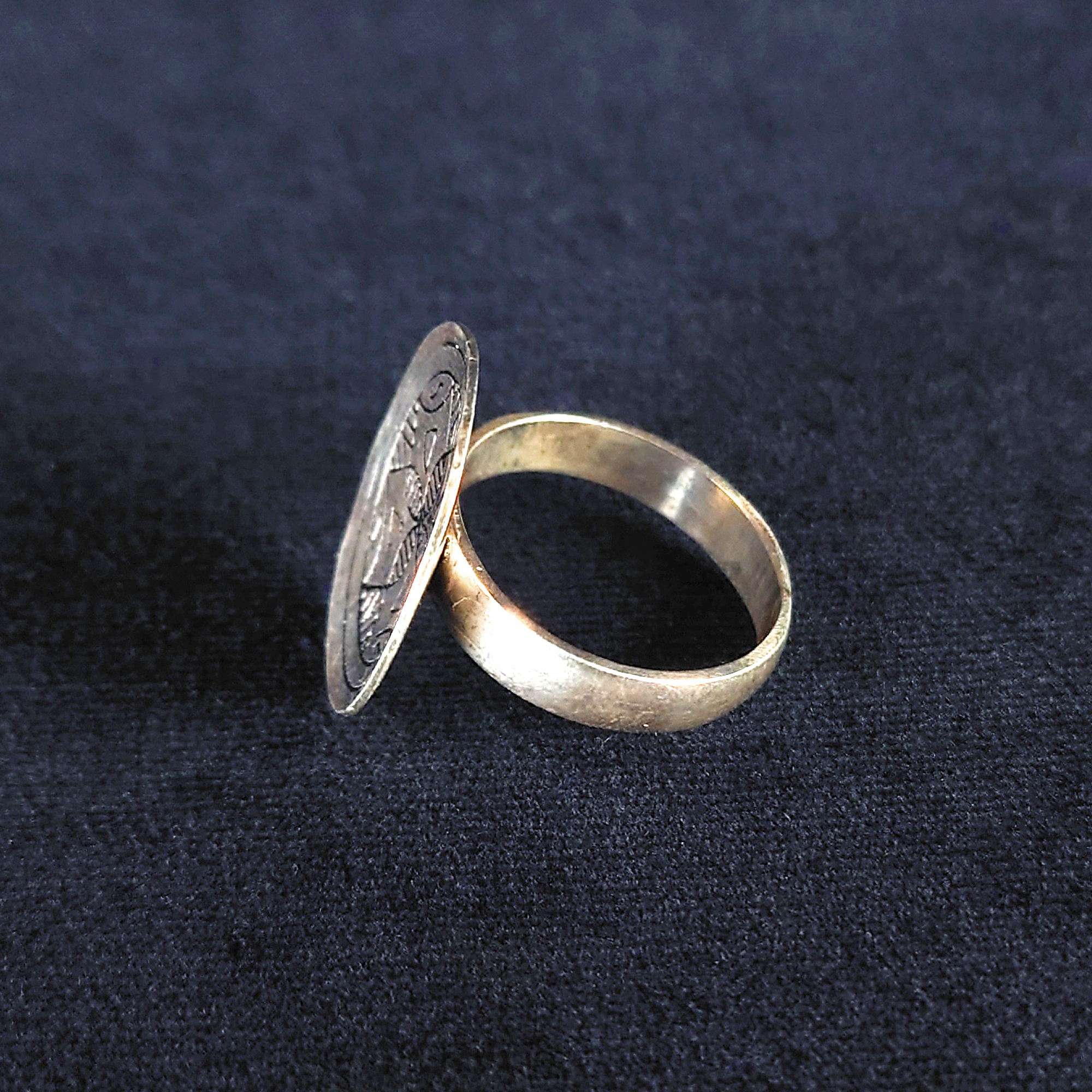 トゥアレグ シルバー リング 円形フェイス モロッコ伝統模様