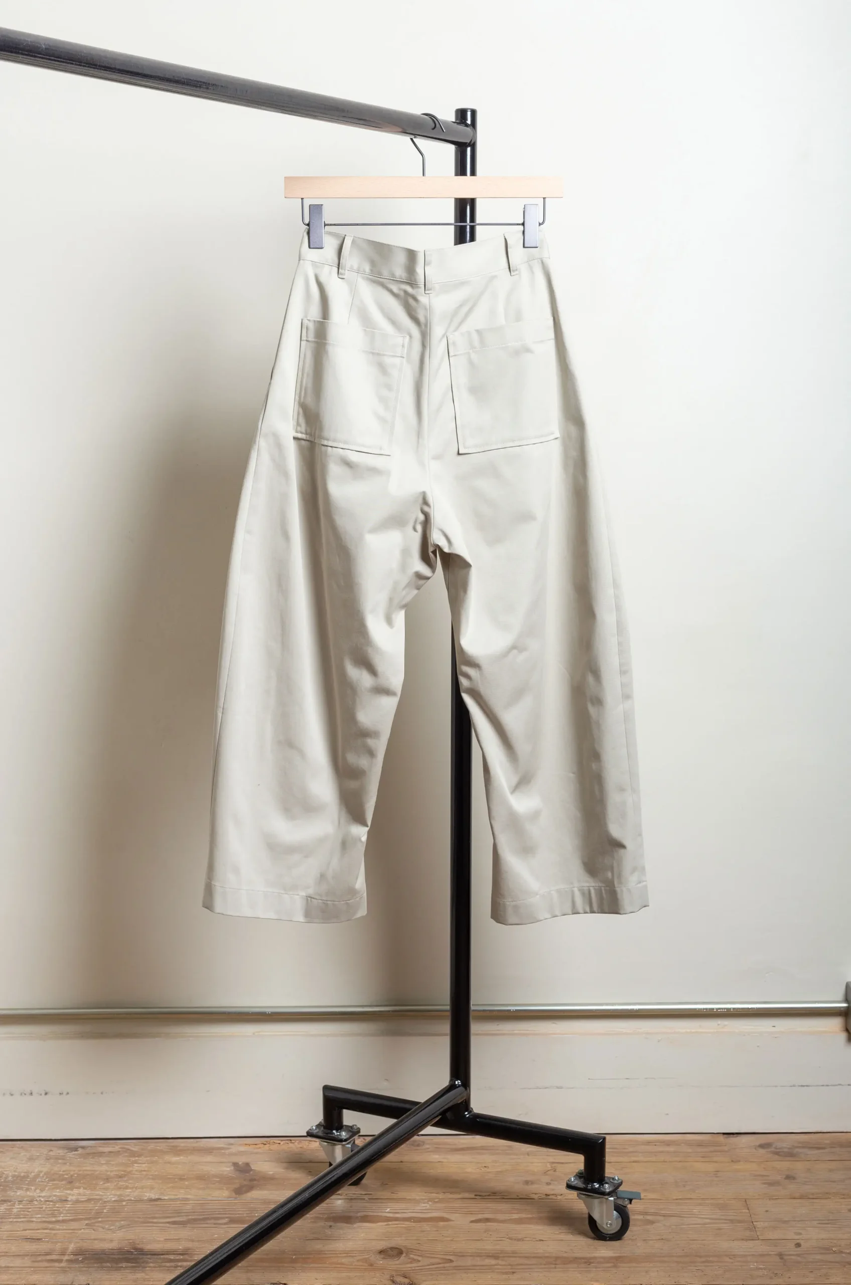 Studio Nicholson CHALCO SNW-1173 Wide Crop Pant Pebble