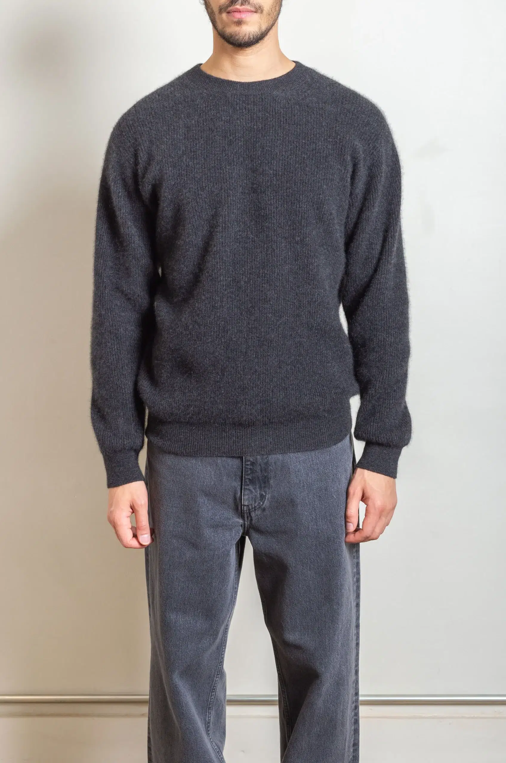 Batoner - CASHMERE FOX CREW NECK - CHARCOAL