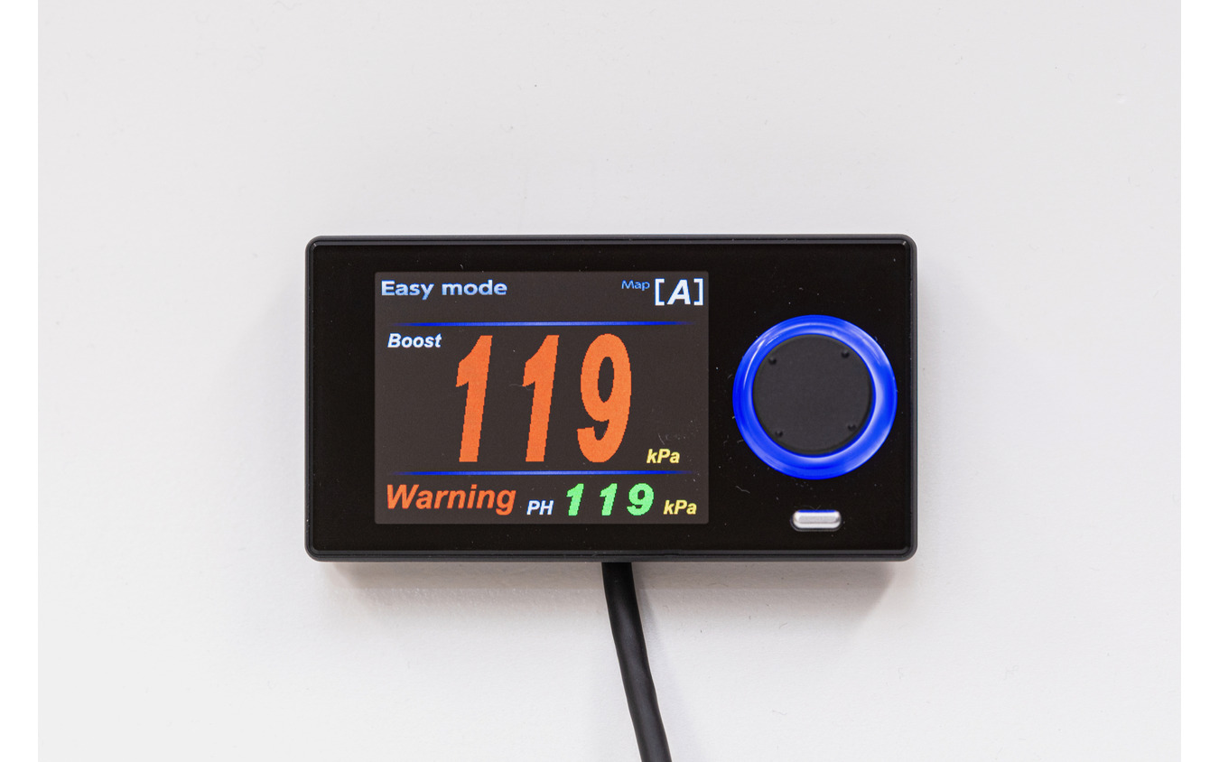 ターボエンジンを手軽にパワーアップ可能な「HKS EVC7」は魔法の箱