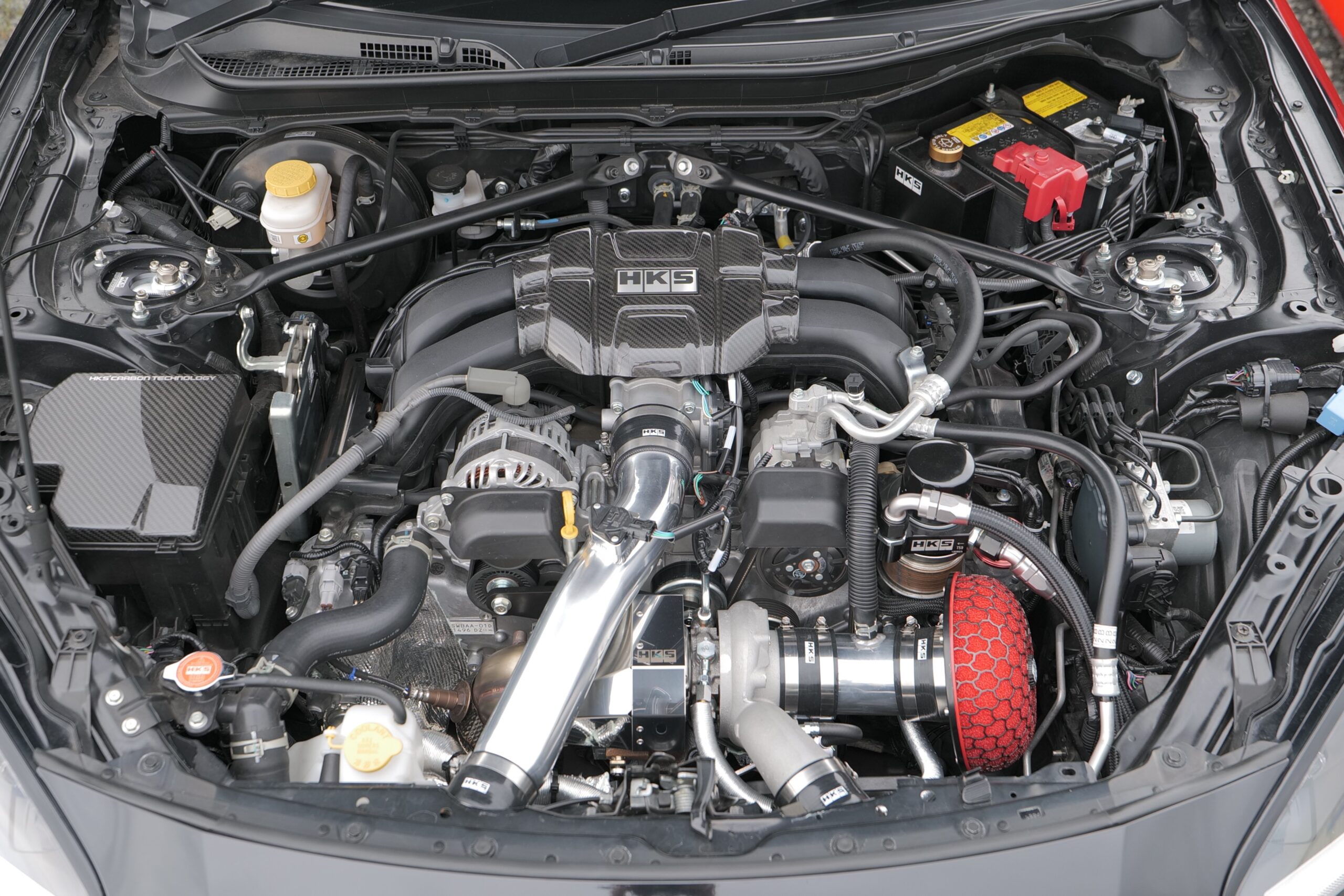 スーパーチャージャーで奔る」「ターボで駆ける」「NAで攻める