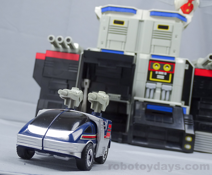 DX 大型基地 マックスマグマ (Max Magma) レビュー | RoboToyDays