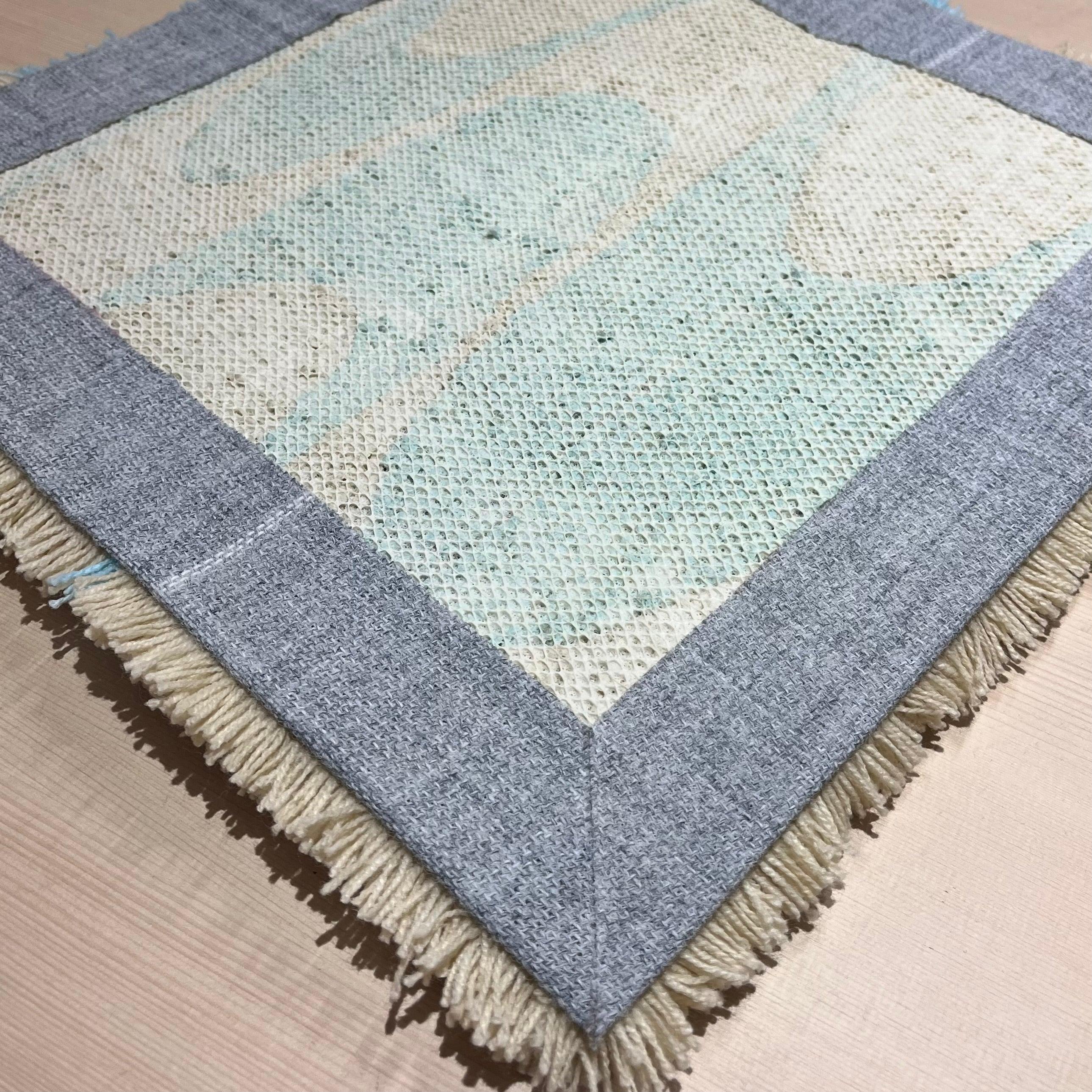 100％ポリエステル タフティングクロスグレー（ラグ用基布） – RUGMATAG