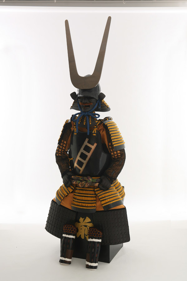 鎧兜甲冑等身大】真田昌幸 黒塗り革包 仏二枚胴 具足写 | 甲冑工房 武寿