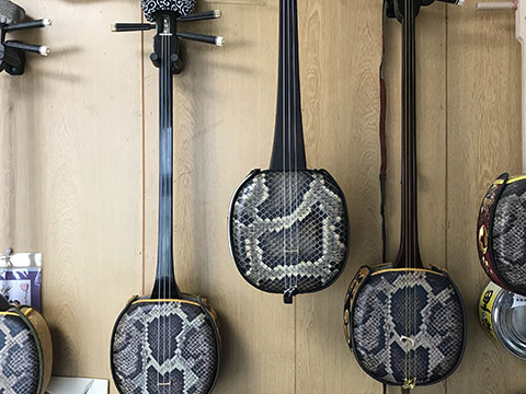 沖縄三線 紫檀棹 本皮1枚張り 高級モデル 三線 高級沖縄三線 紫檀