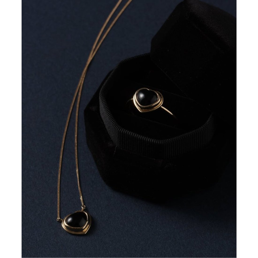 リラ Lilas ハートカボションオニキスリング K10 （ゴールド