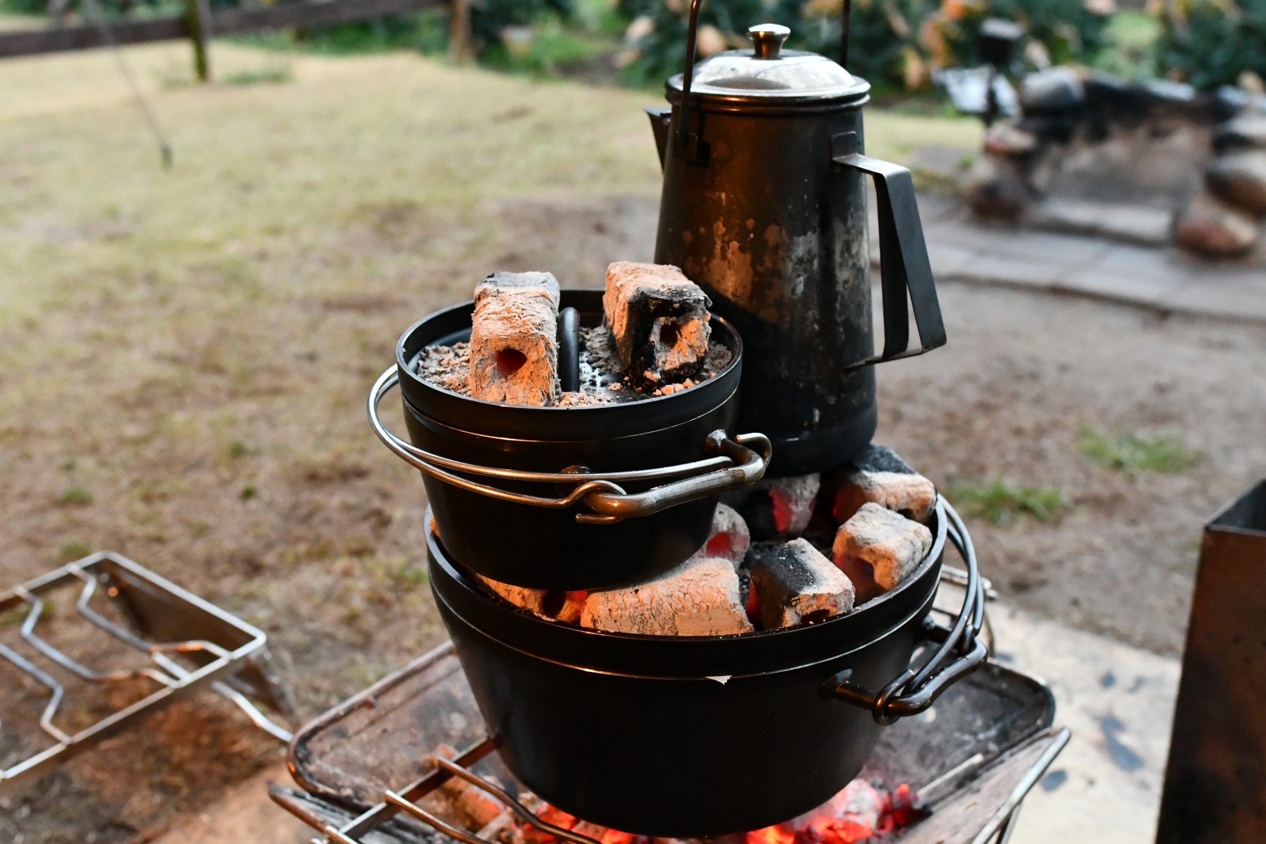 ダッチオーブン6インチの使い勝手の良さはソロキャンプに限らない