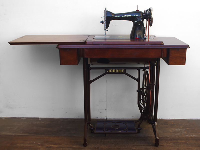 No.656 Janome ジャノメ製 家庭用足踏みミシン：アンティークミシン