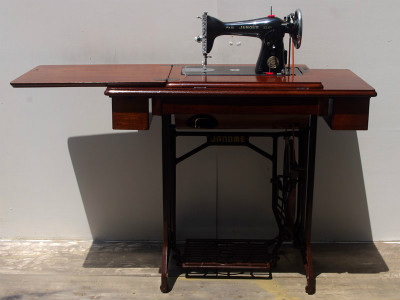 No.681 Janome ジャノメ製 家庭用足踏みミシン：アンティークミシン