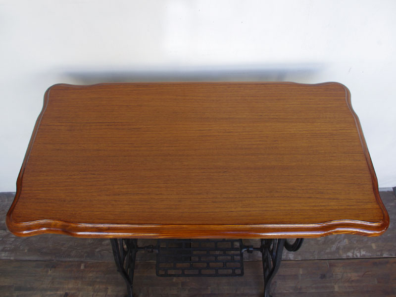 No.924 ドイツ製アンティーク足踏みミシンの鋳鉄脚テーブル