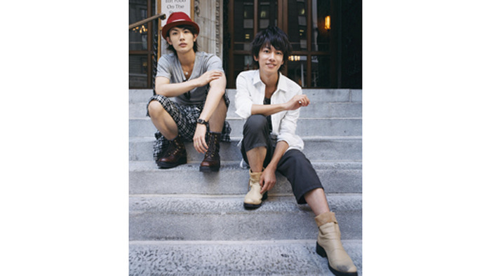 三浦春馬＆佐藤健がN.Y.の中心で鍋をつつく？ 5日間の旅を収めたDVD