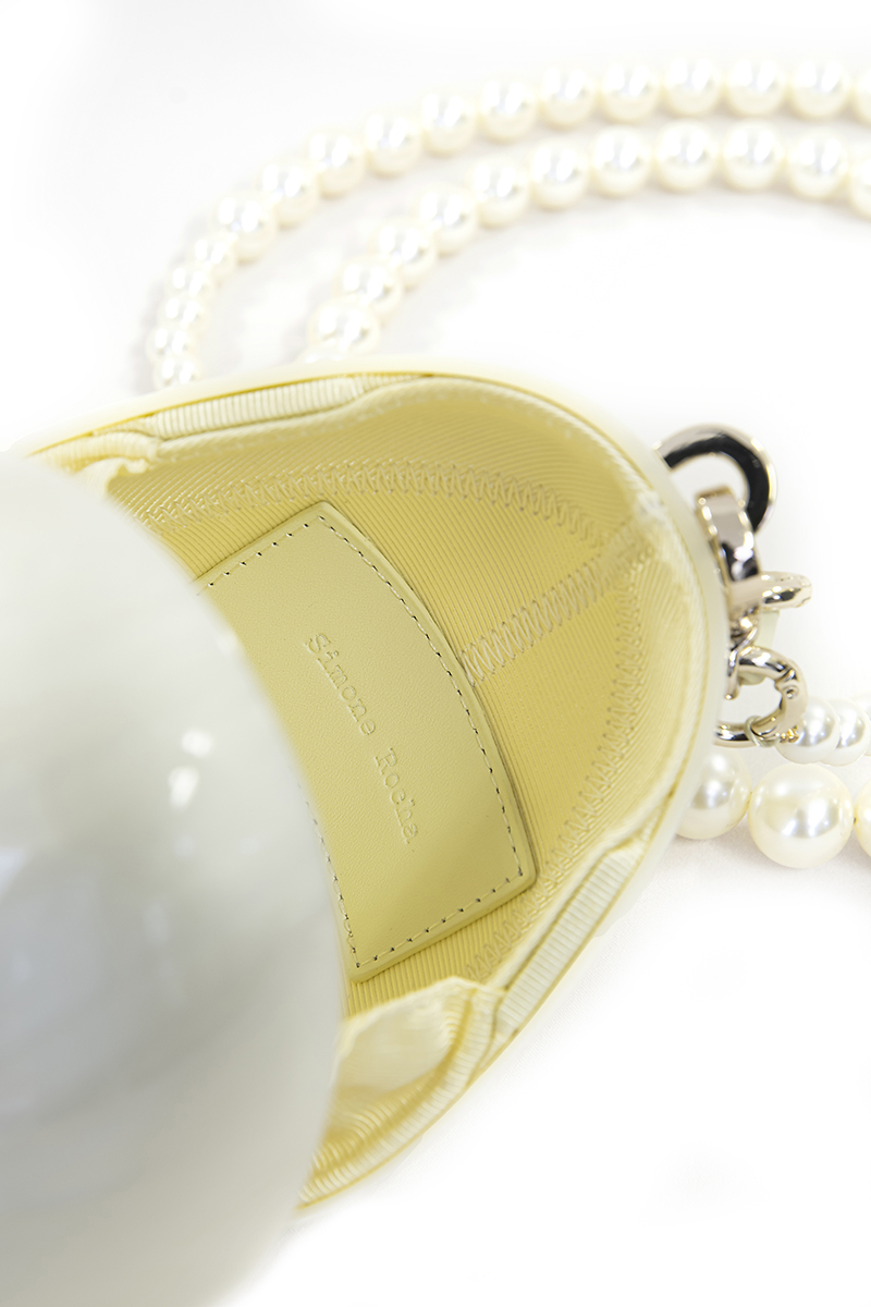 SIMONE ROCHA］パールエッグバッグ-ホワイトをレンタルする | 結婚式