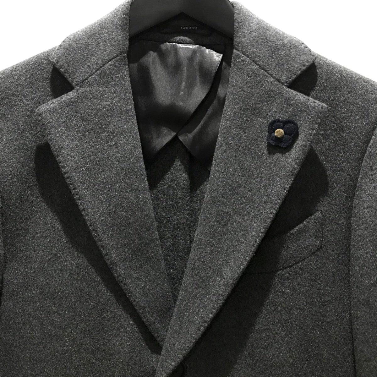 LARDINI(ラルディーニ) ブートニエールチェスターコートJN23143AQ