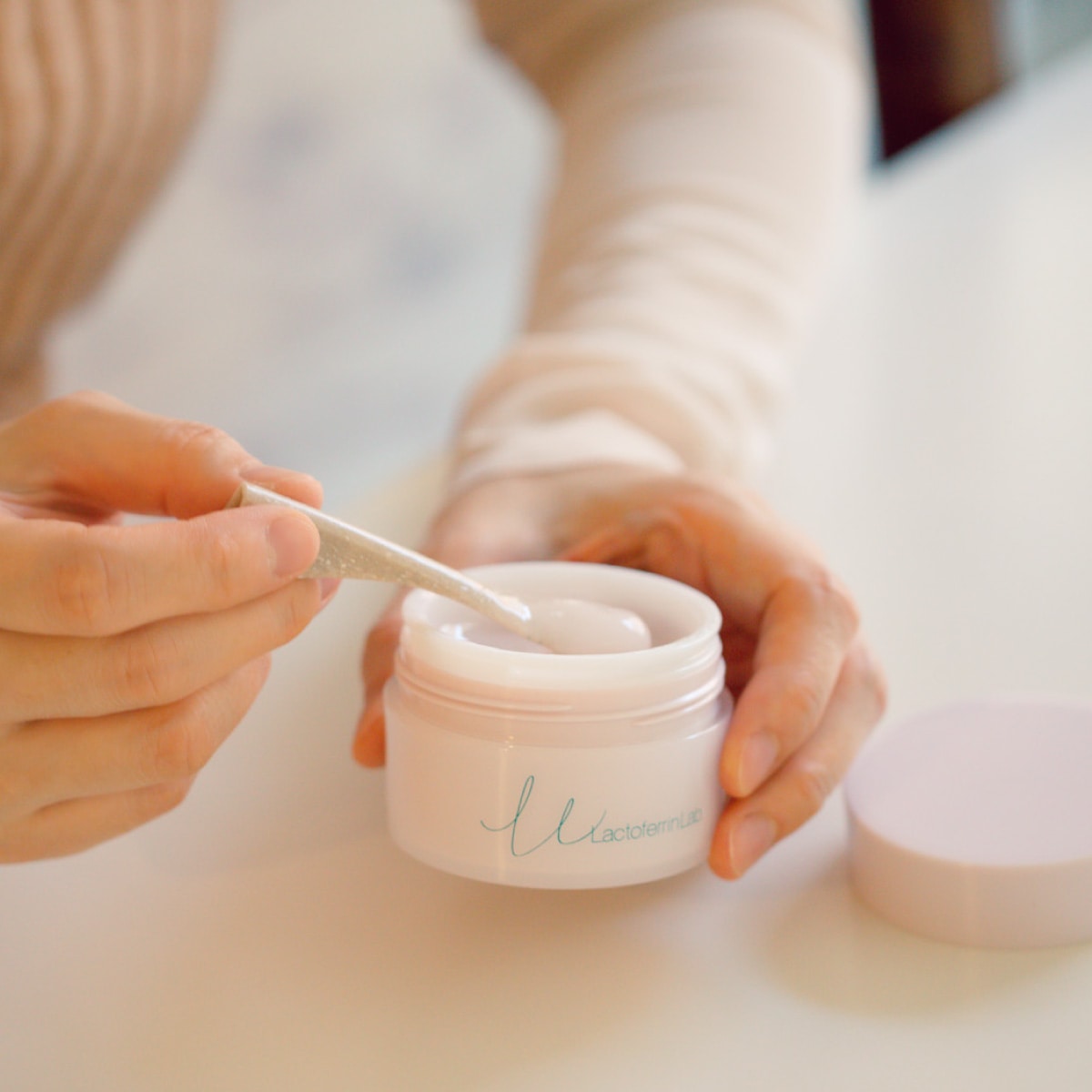 サラヤ｜ラクトフェリン ラボ モイストリフト ジェルセラム 専用