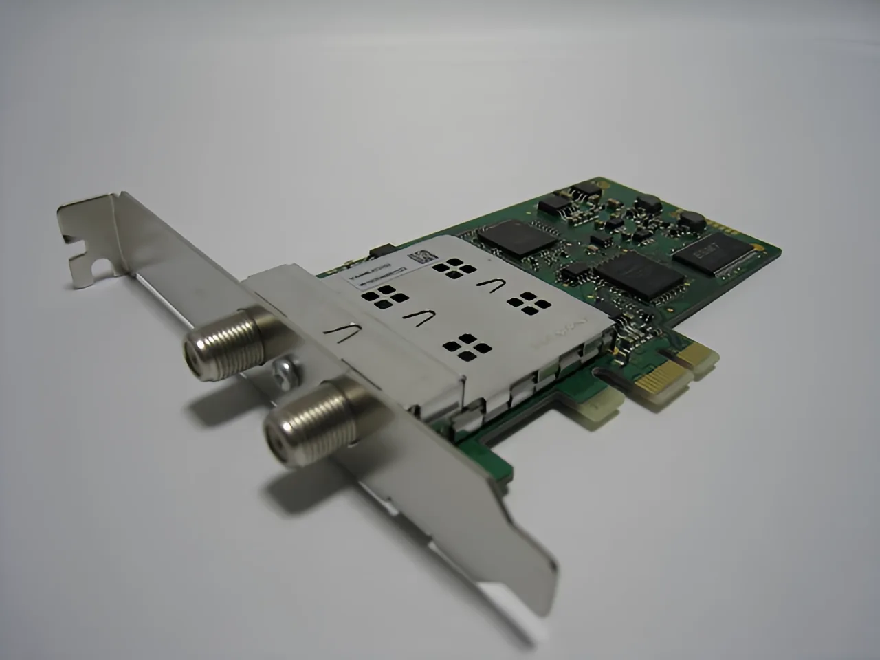 アースソフト PT3 Rev.A ロープロ対応 カードリーダーつき アース