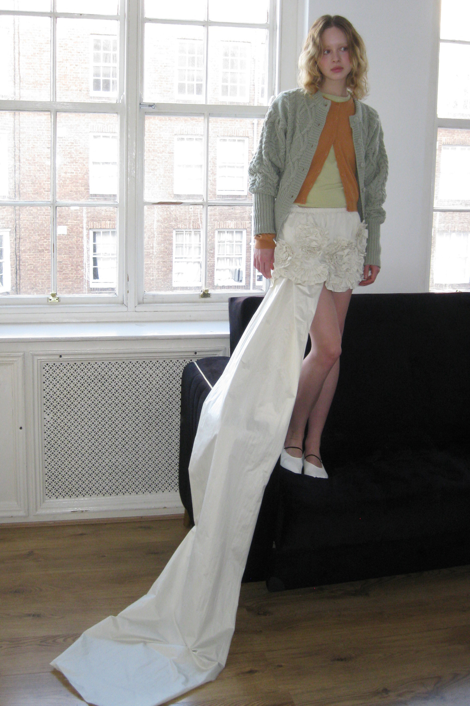 Rose Frill Mini Skirt (Cream Yellow) | ファッション通販サイト NUGU