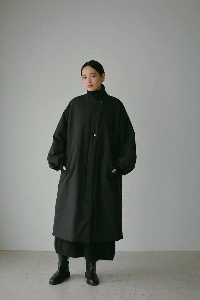 CASA FLINE - 撥水リサイクルナイロン中綿コート (ブラック) | Sir