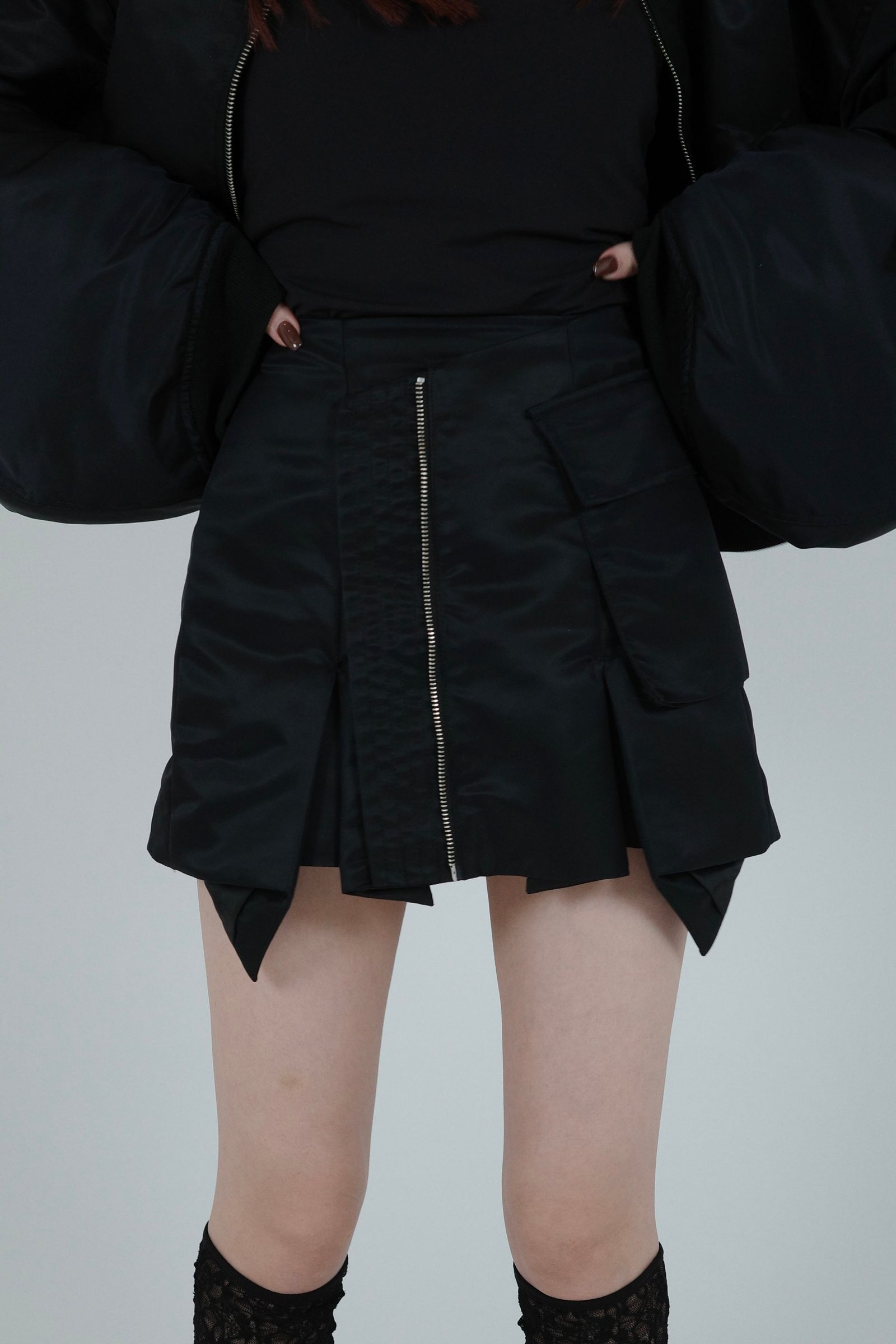 ESIÓ - Nylon MA-1 skirt (ブラック) | Sir online store / サー