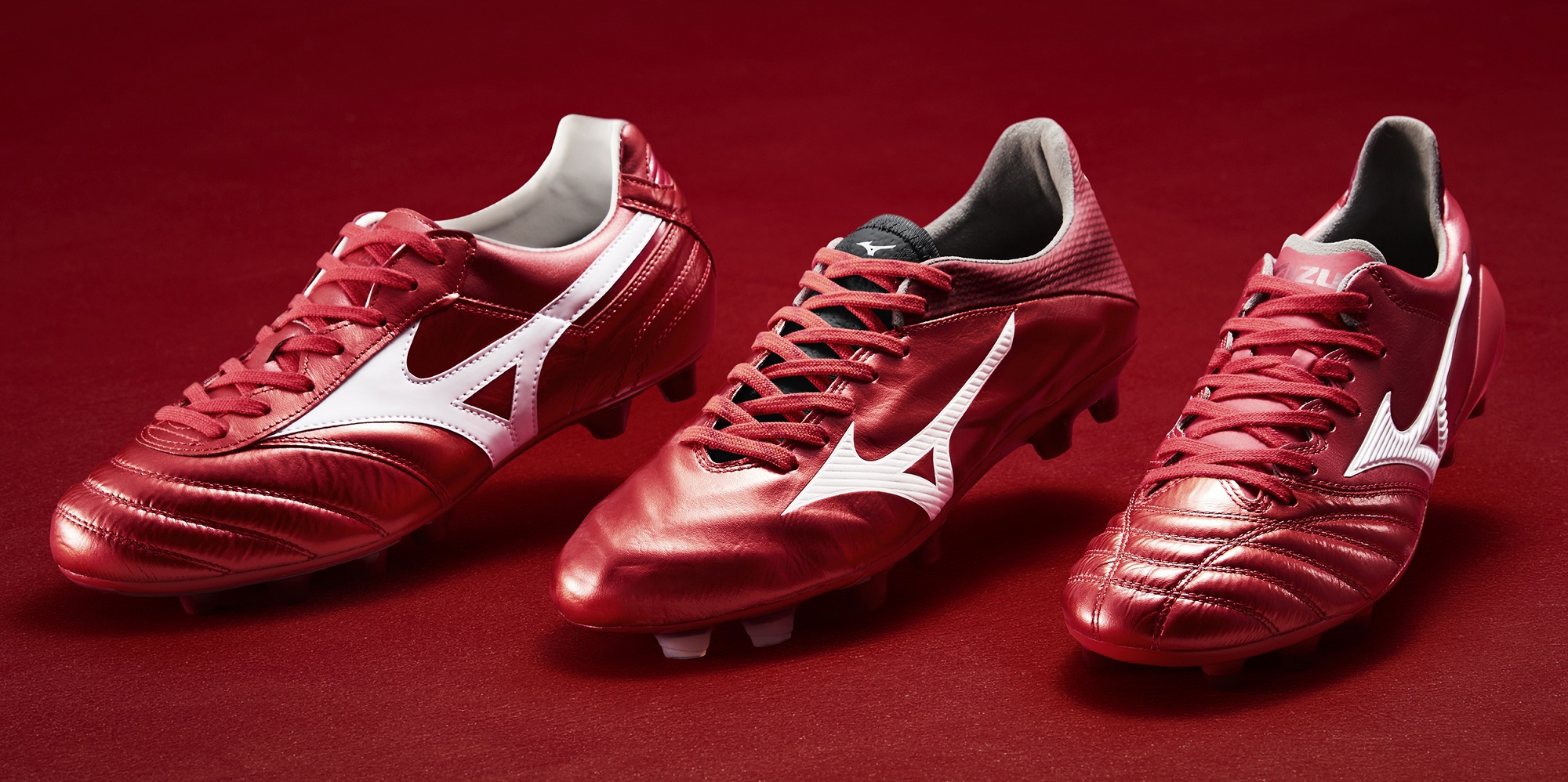 本田＆岡崎＆吉田選手が着用！「ミズノ」から”情熱の赤”を纏った