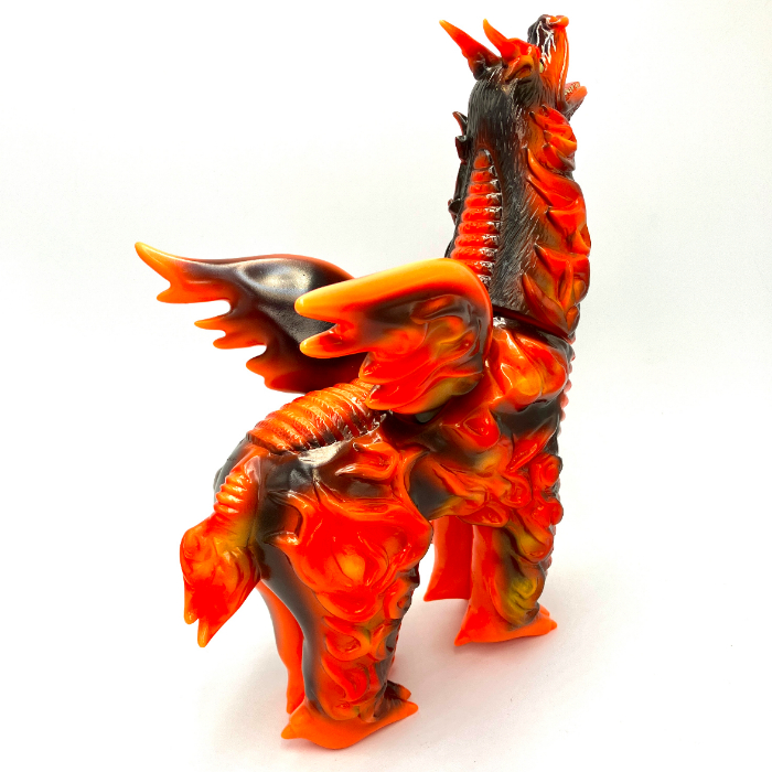 ウルトラマンシリーズ』60周年目前！ 羽田空港にマルサンの記念限定版