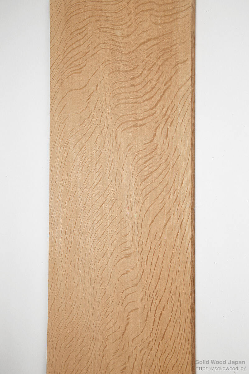 虎杢（とらもく）・虎杢目（とらもくめ） | 無垢材とは | 一枚板比較