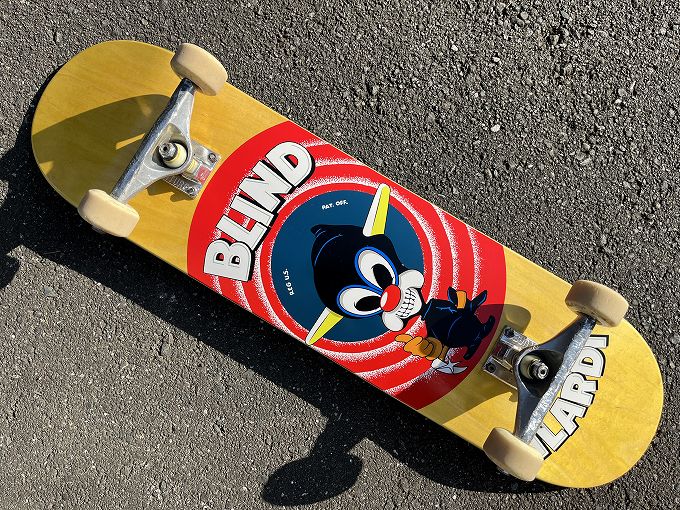 BLIND(ブラインド)のスケボーデッキをレビュー!グラフィックも弾きも