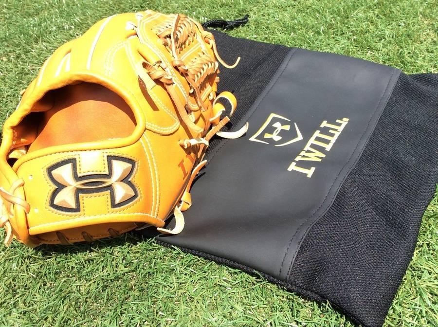 TFスポーツ柏店】値下げしました！UNDER ARMOUR軟式・硬式グラブ、在庫