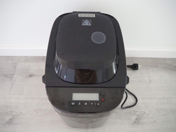 海外仕様Panasonicホームベーカリー：スペインで日本の食パンが食べ