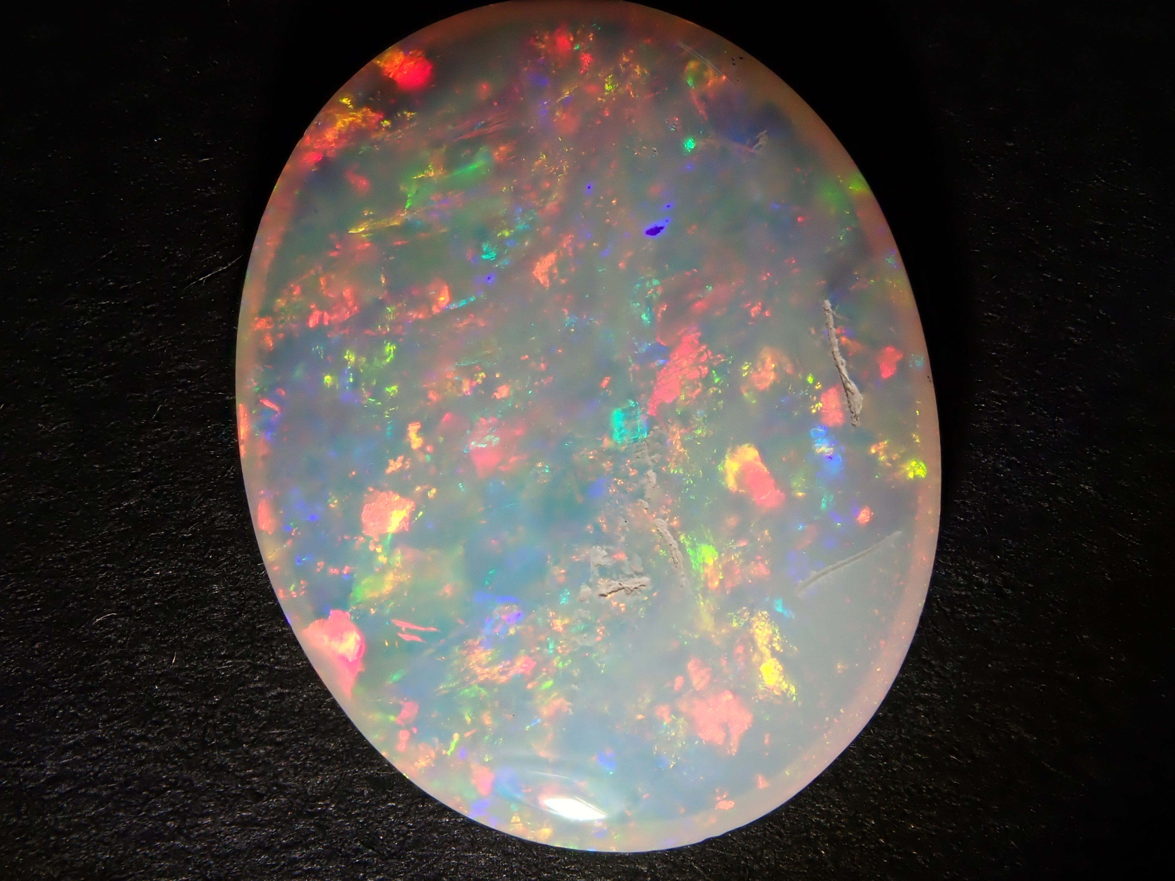 オーストラリア産ホワイトオパール 2.318ctルース