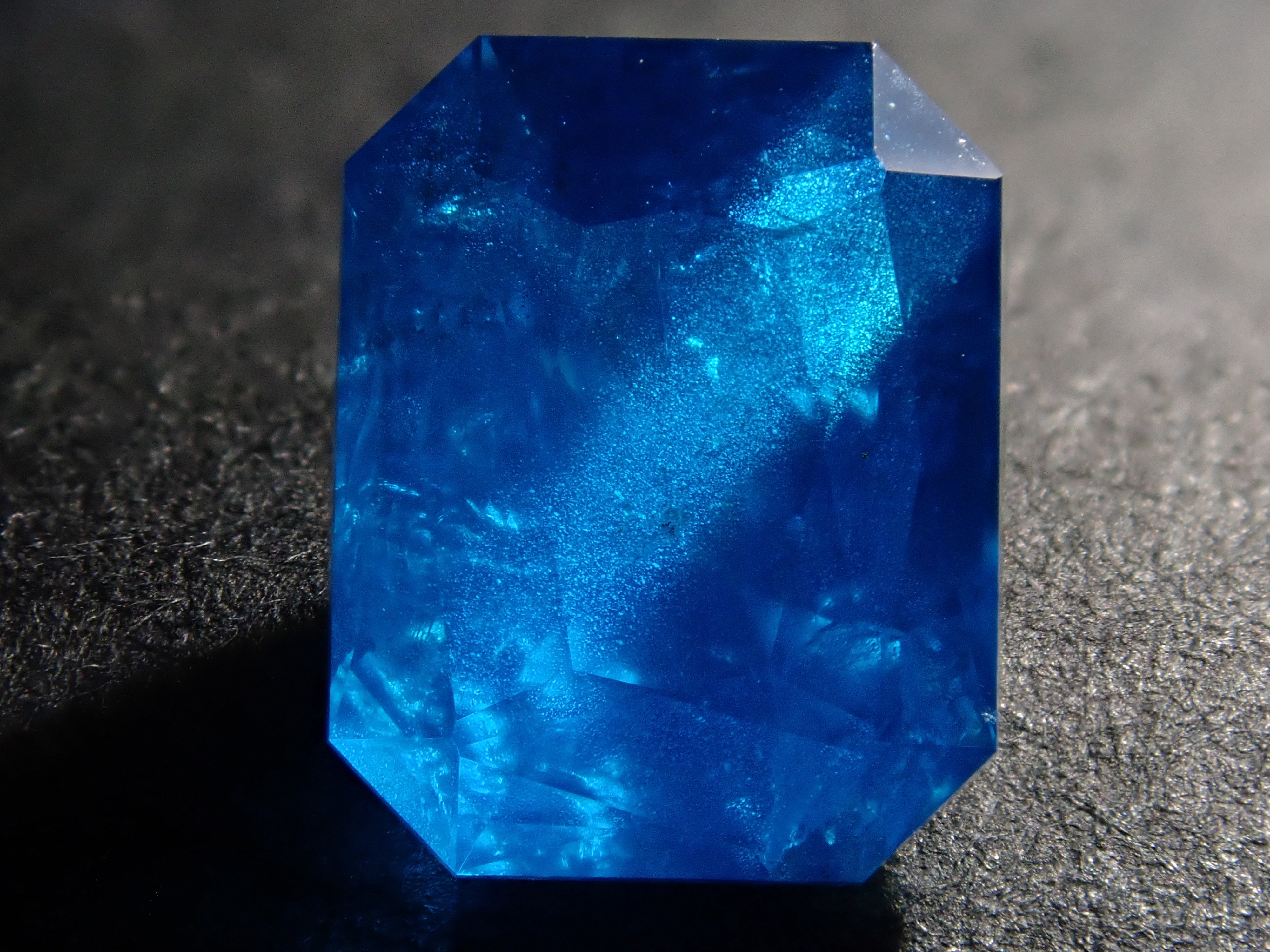 マダガスカル産アパタイト 2.020ctルース