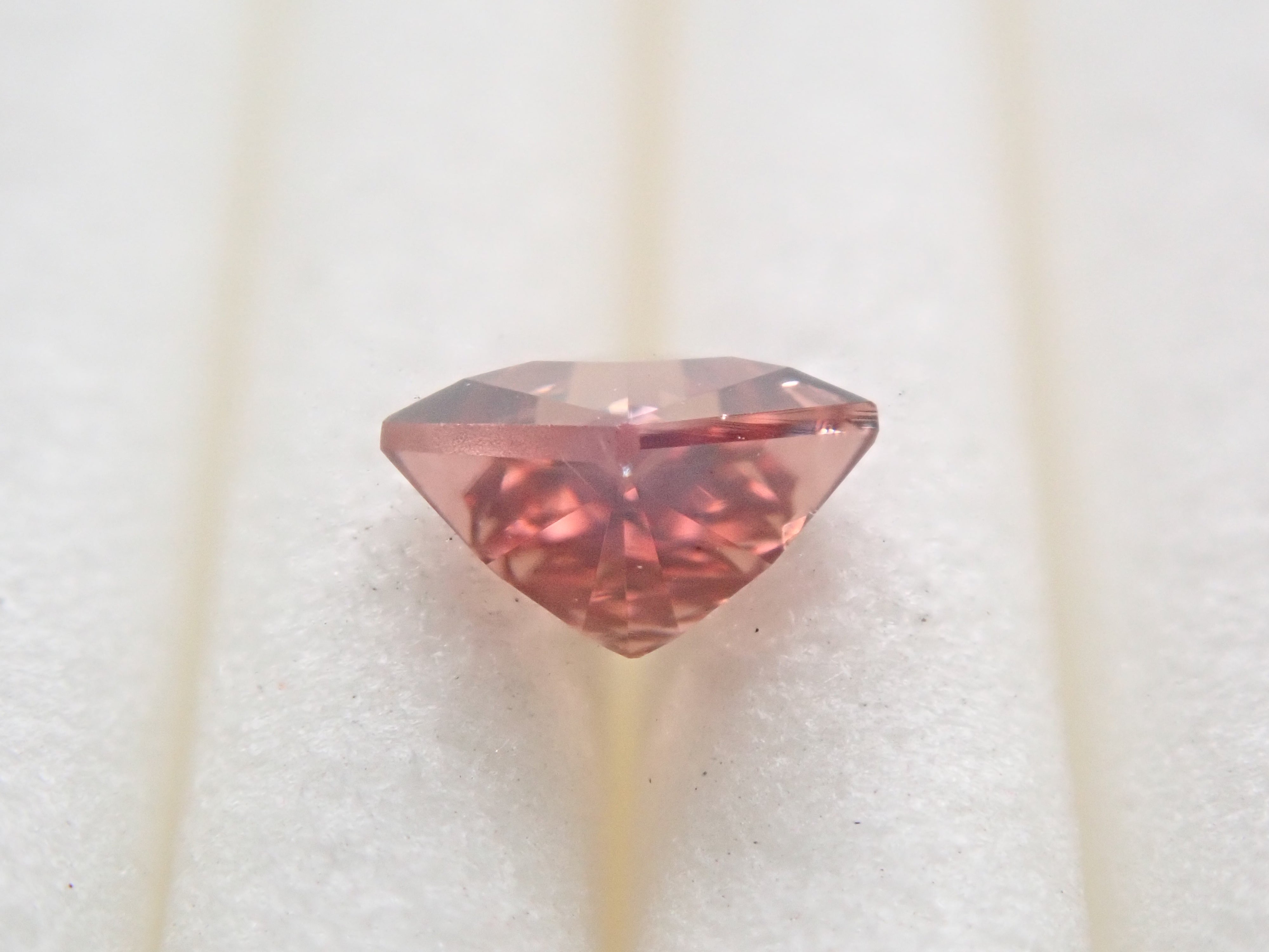 カンボジア産ピンクジルコン 0.508ctルース