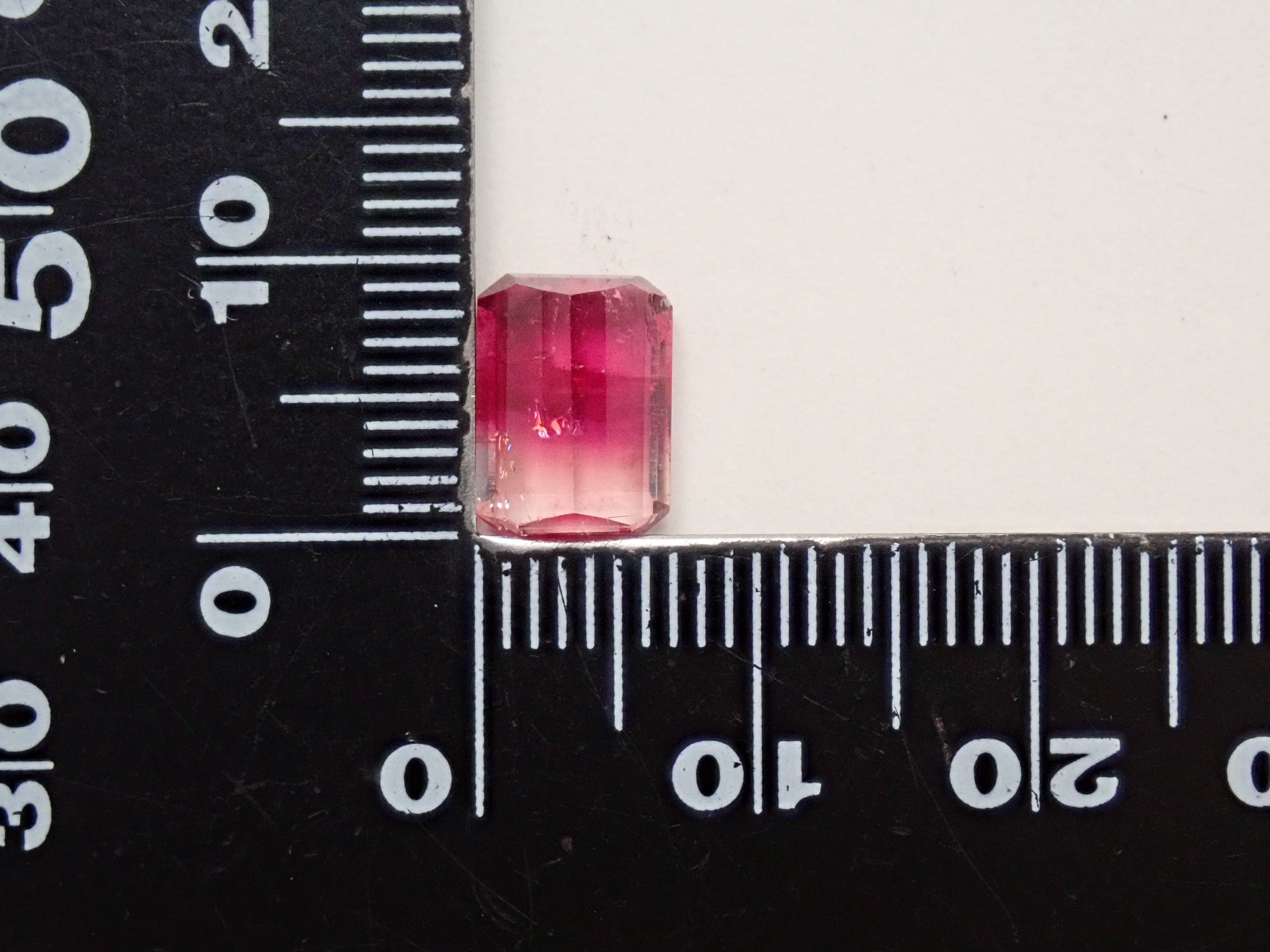 アフガニスタン産バイカラートルマリン（通称名：バイカラールベライト