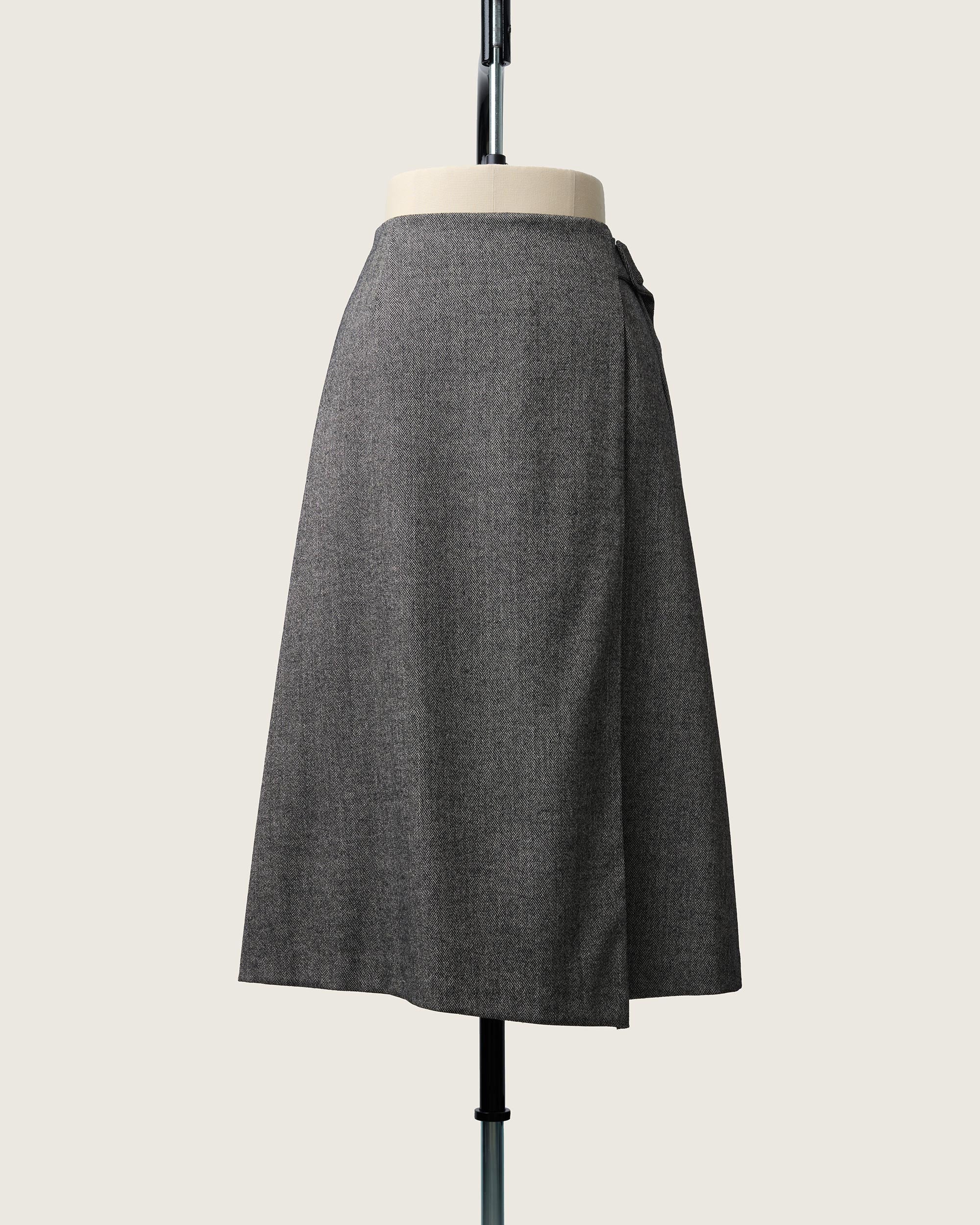 ヘリンボーンセミフレアスカート - SOÉJU online store｜上質な大人の