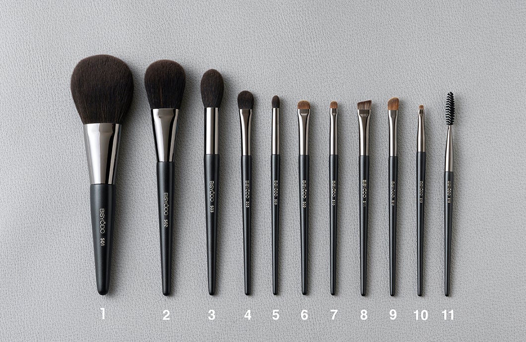 とろける肌触り！フェイクアニマルヘアーのメイクブラシセット