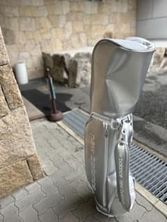 ジャンク品 訳あり new balance ゴルフバッグ シルバー エナメル