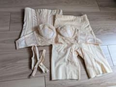 FOUR SIS & CO. ブライダルインナー セット - メルカリ