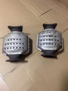 トヨタ セルシオUCF20 ・21純正触媒 - メルカリ