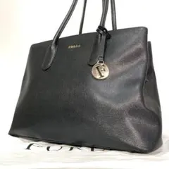 2026年最新】フルラ バッグ tessaの人気アイテム - メルカリ