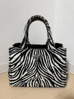 2026年最新】プラダ カナパ ゼブラの人気アイテム - メルカリ