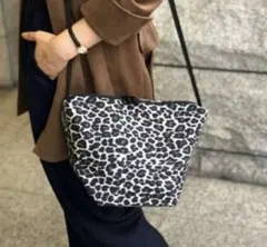 2026年最新】エルベシャプリエ ビッグポシェットの人気アイテム - メルカリ