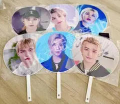 2026年最新】straykids ヒョンジン うちわの人気アイテム - メルカリ