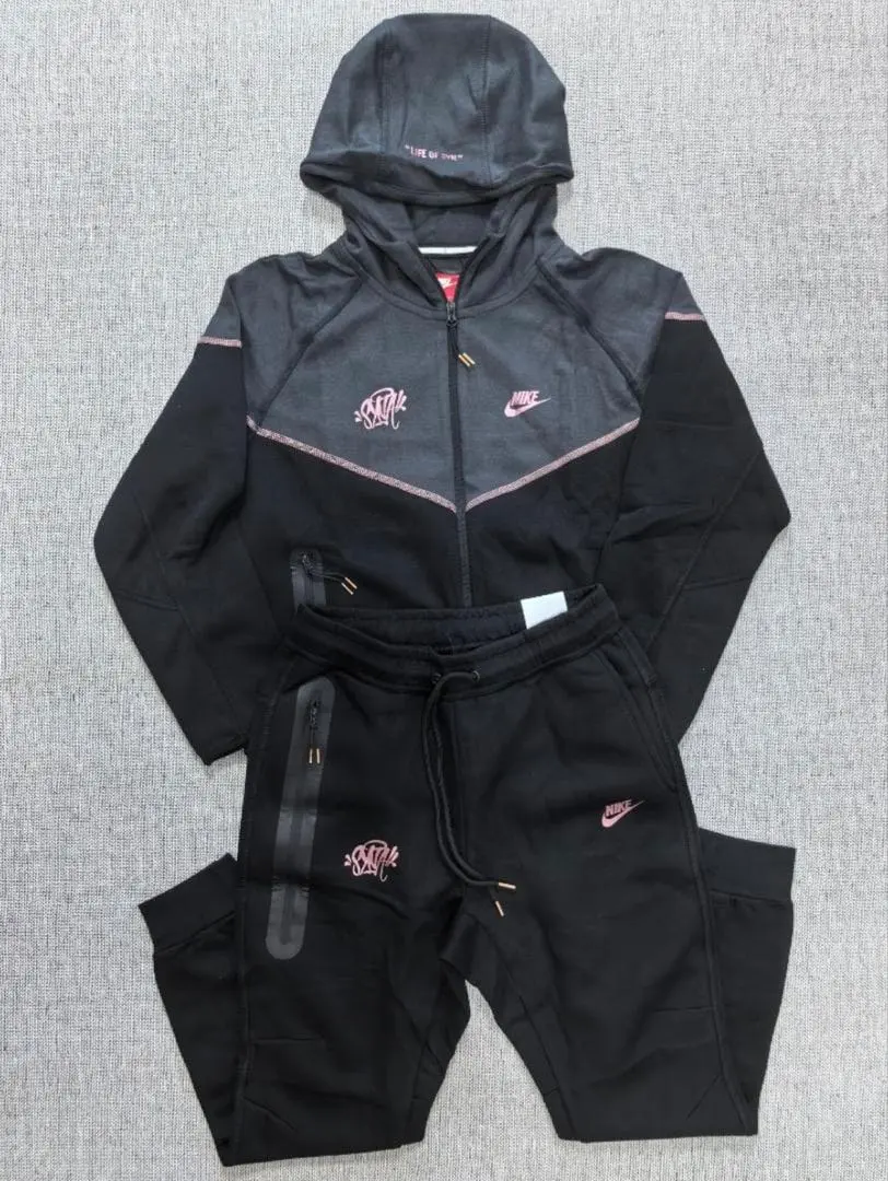 2026年最新】syna world nike techの人気アイテム - メルカリ