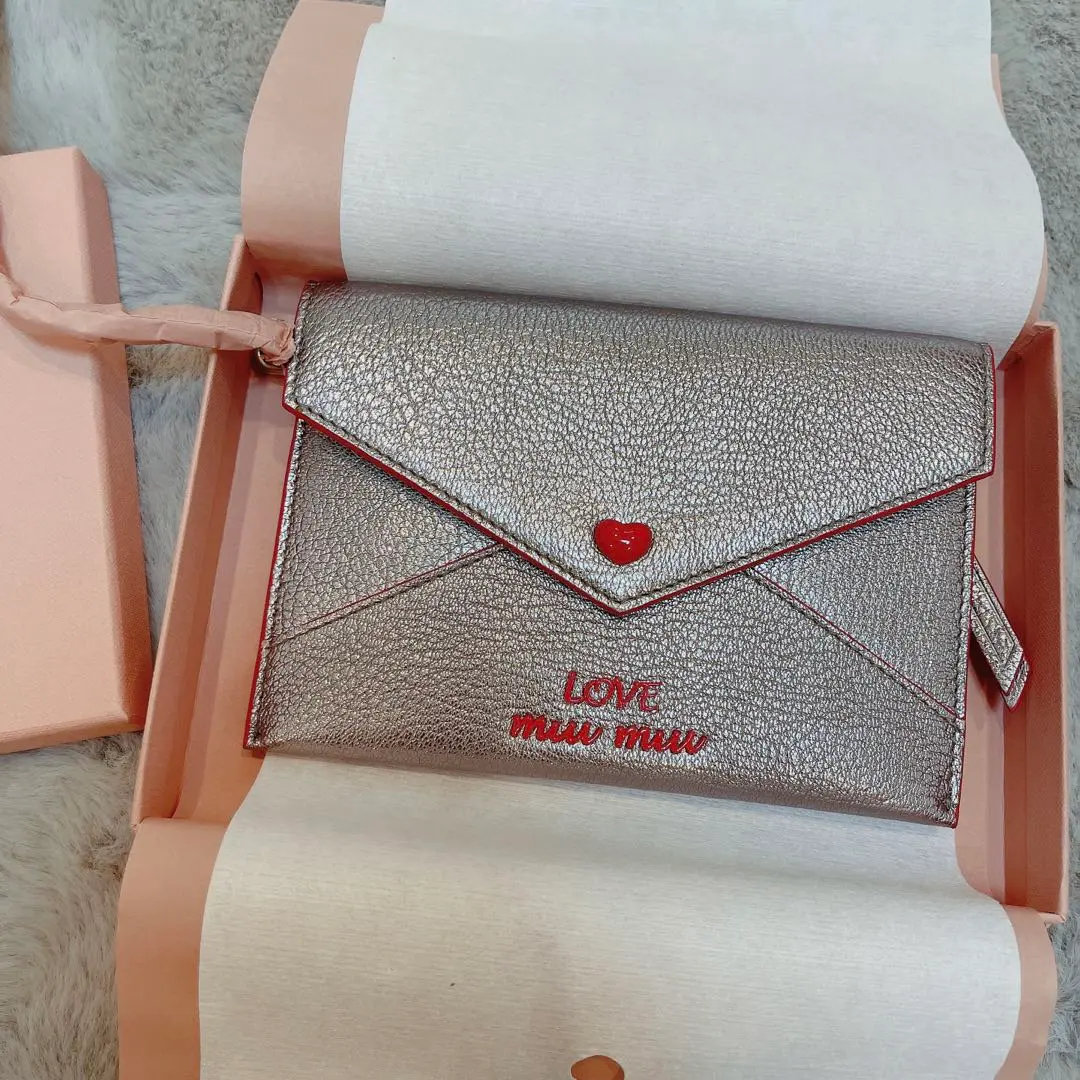 2026年最新】MIUMIU ミュウミュウ マドラスラブカードケースの人気