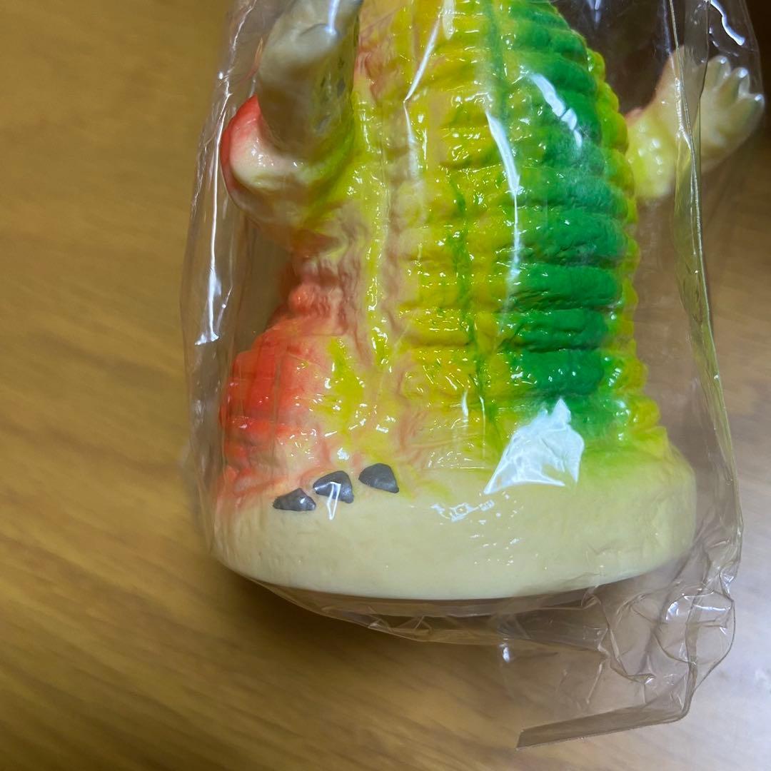 ウルトラマン 怪獣 レッドキング m1号 貯金箱 ソフビ 5420 - メルカリ