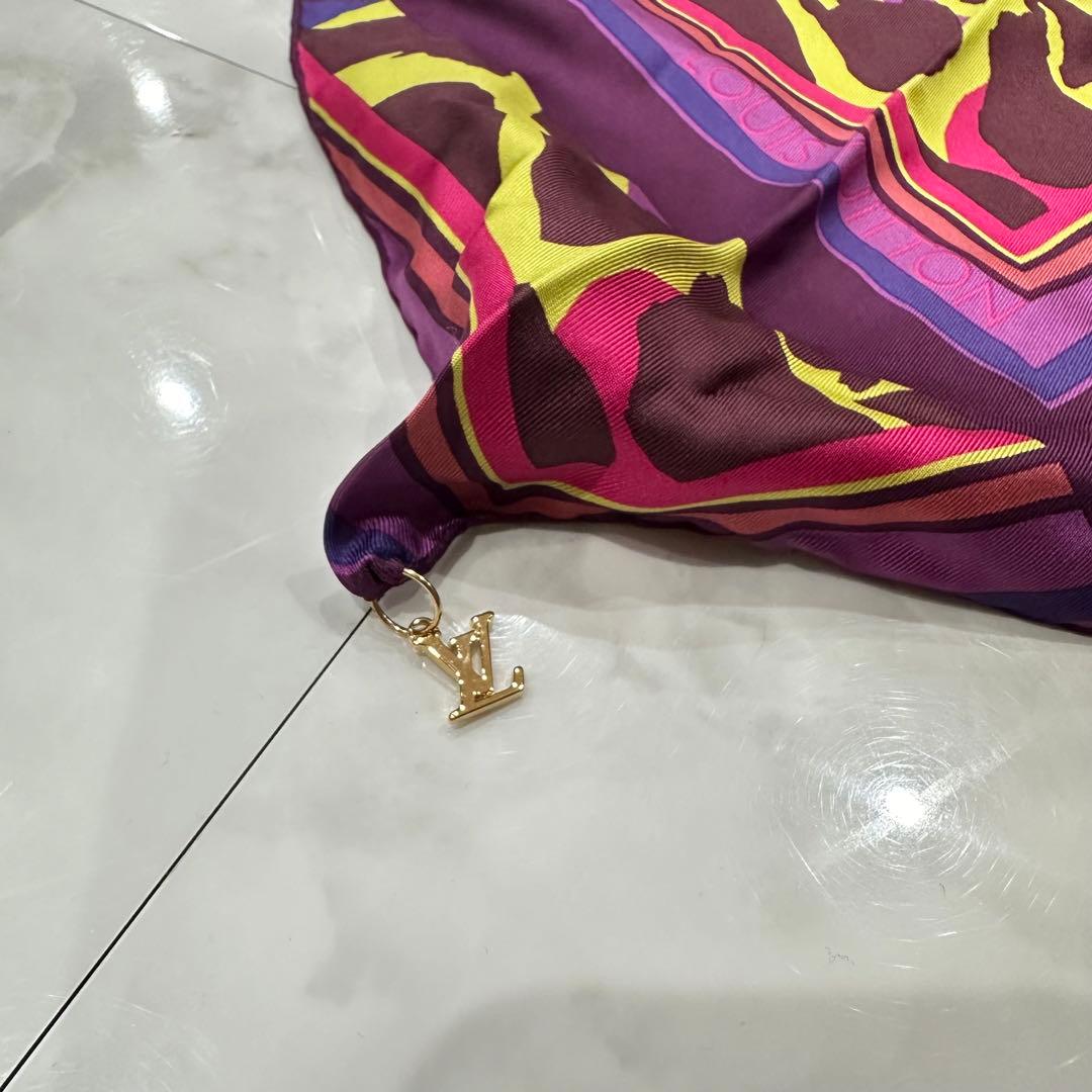 LOUISVUITTON□スカーフ□タッセル付き□総柄□アニマル□ロゴチャーム