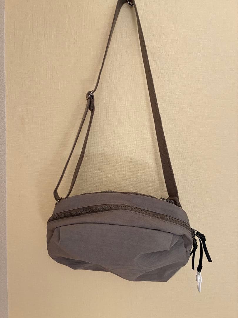 にじゅうかのうボディバッグM