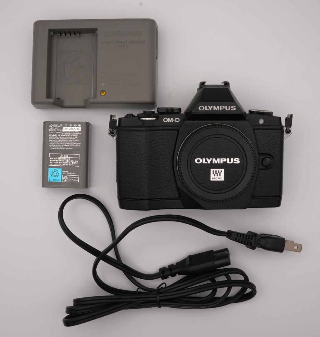 美品　OLYMPUS OM-D E-M5 ボディ 《ショット数5724》